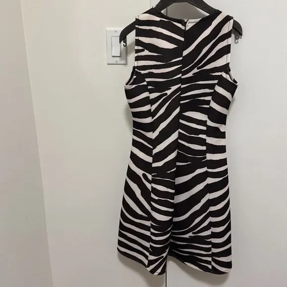 Michael Kors Scuba Flare Sleeveless Dress in Zebra Print. Size Small. - Picture 2 of 5